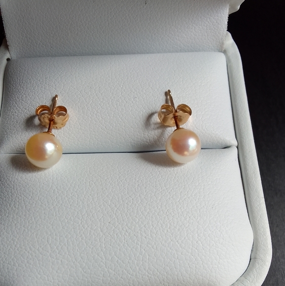 10 Carat Yellow Gold Pearl Earrings - Picture 1 of 2